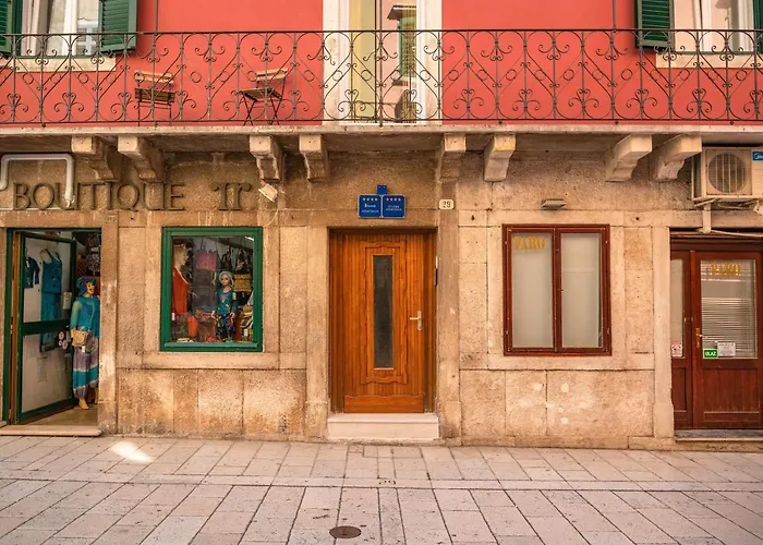 Carera Terrace 아파트 *